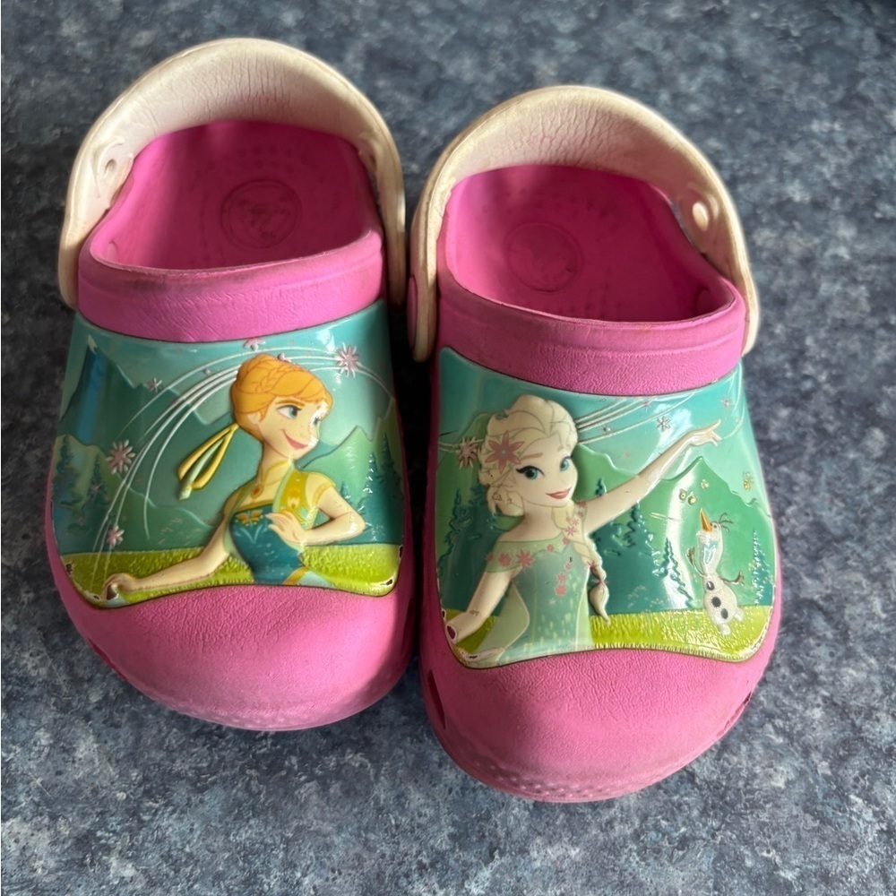 CROCS Pink kids Clogs Sandals Frozen Anna & Elsa Size 6-7 Girls Toddler Croc